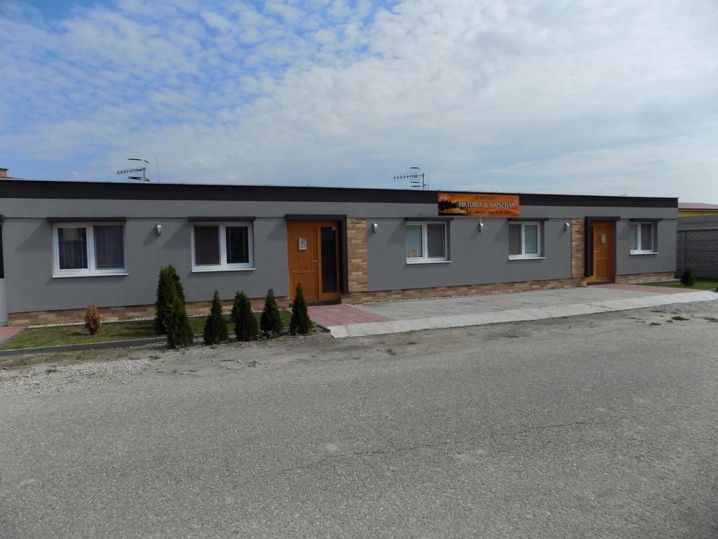 Viktoria&Krisztian Apartments Veľký Meder Buitenkant foto